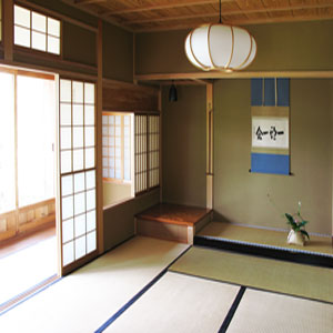 Интерьер жилой комнаты в таунхаусе стиль Японский