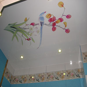 Фото натяжного потолка в ванной комнате