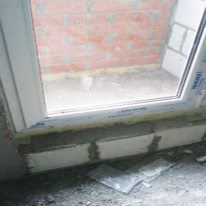 Фотография балконного блока в квартире до ее ремонта