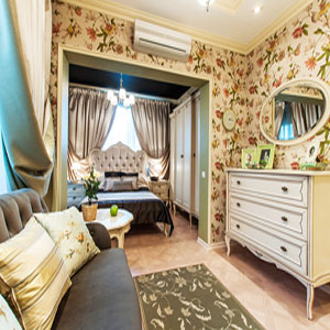 Шикарная спальня с комнатой отдыха. Французский стиль дизайна