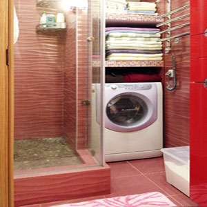 Фото сделанной ниши для стиральной машины в ванной